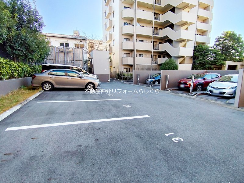 共用部写真（駐車場）