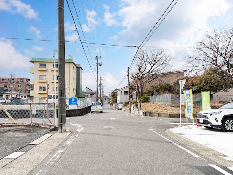 現地写真（前面道路含む現地写真）