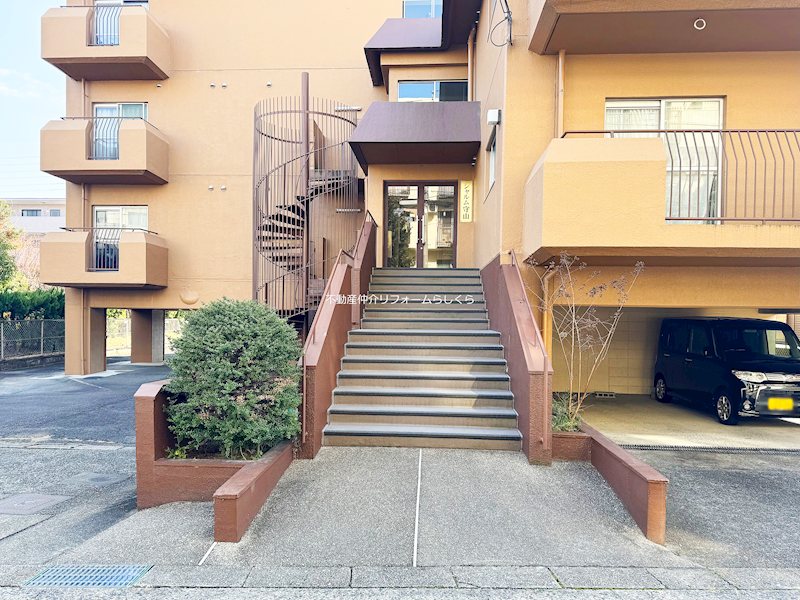 共用部写真（エントランス）