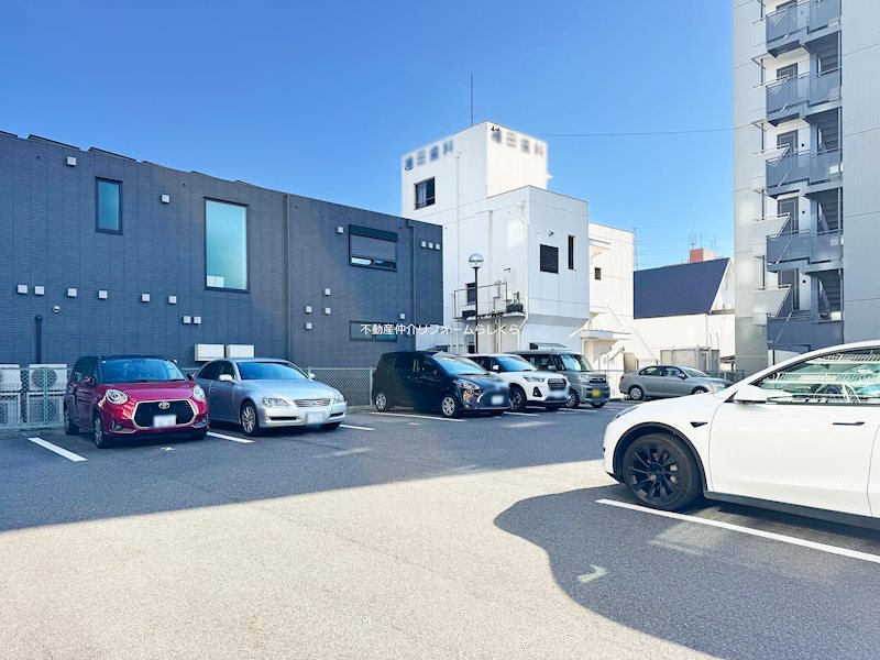 共用部写真（駐車場）