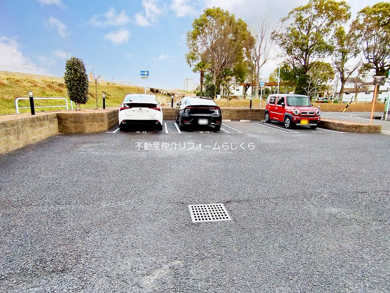 共用部写真（駐車場）