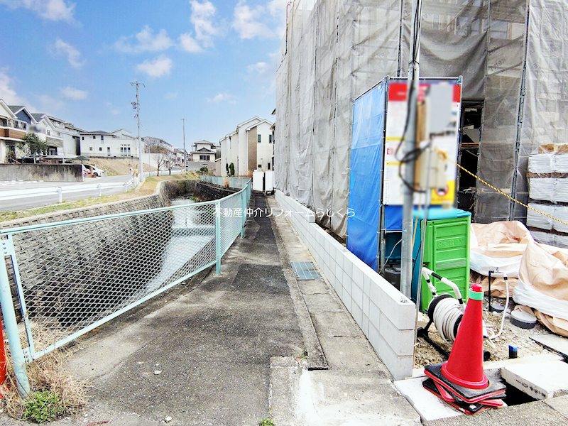 現地写真（前面道路含む現地写真）