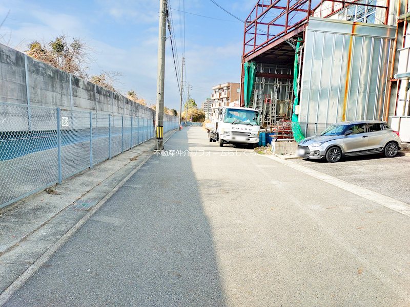 現地写真（前面道路含む現地写真）