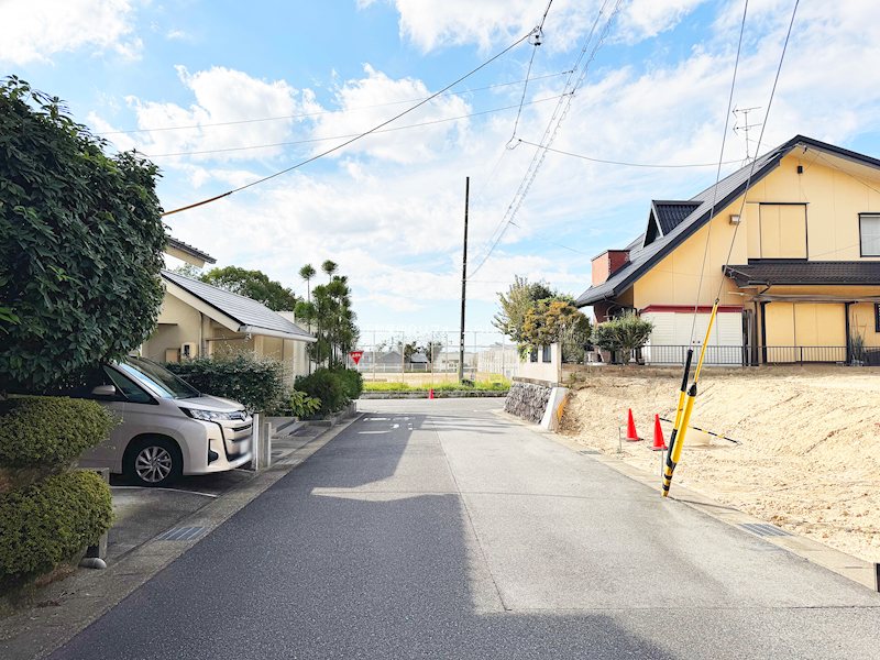 現地写真（前面道路含む現地写真）