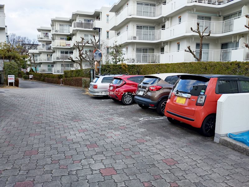 共用部写真（駐車場）