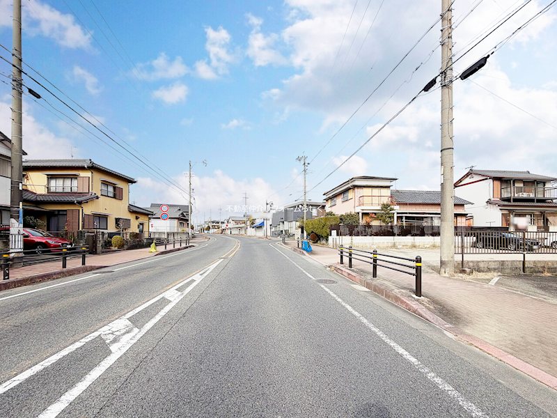 現地写真（前面道路含む現地写真）
