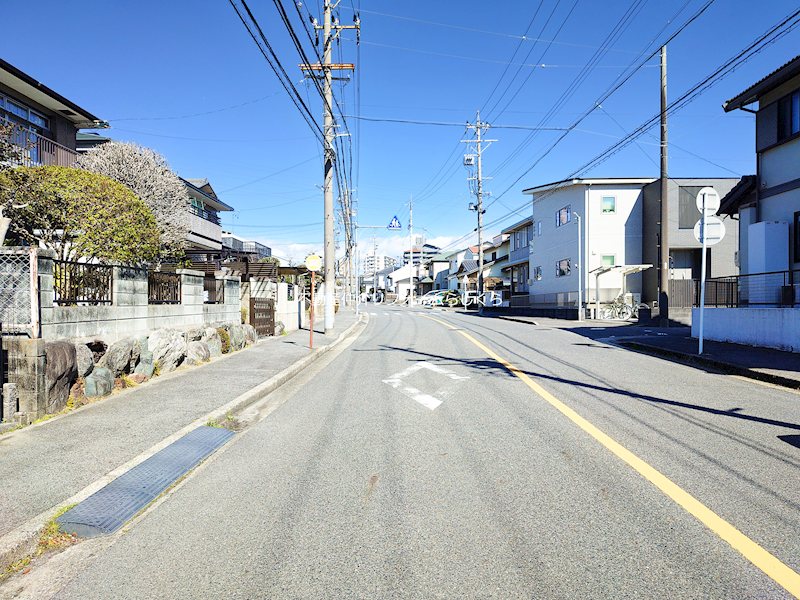 現地写真（前面道路含む現地写真）