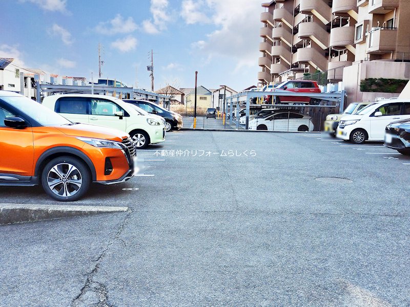 共用部写真（駐車場）