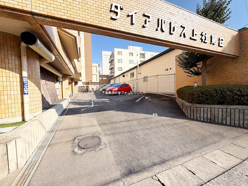 共用部写真（駐車場）