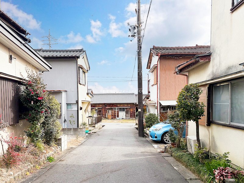 現地写真（前面道路含む現地写真）