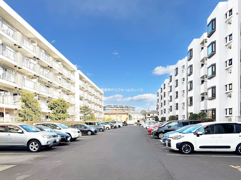 共用部写真（駐車場）