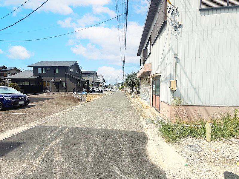 現地写真（前面道路含む現地写真）