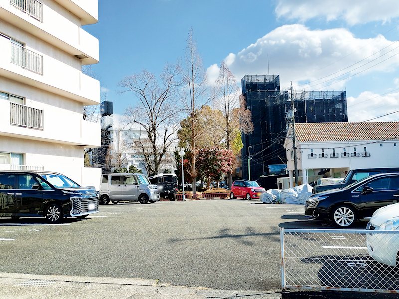 共用部写真（駐車場）