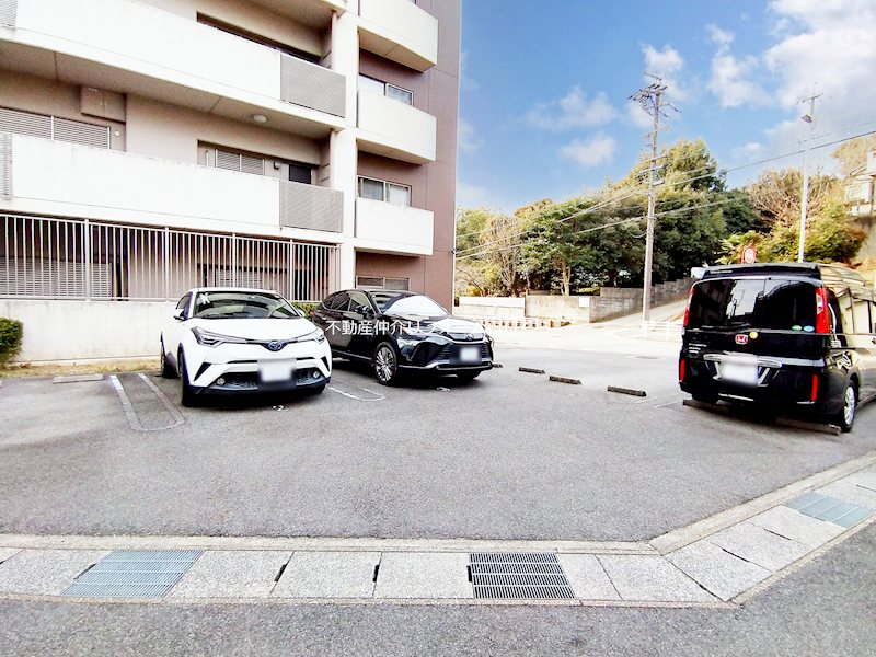 共用部写真（駐車場）