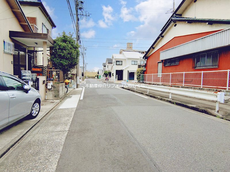 現地写真（前面道路含む現地写真）