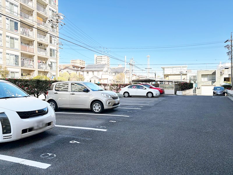 共用部写真（駐車場）
