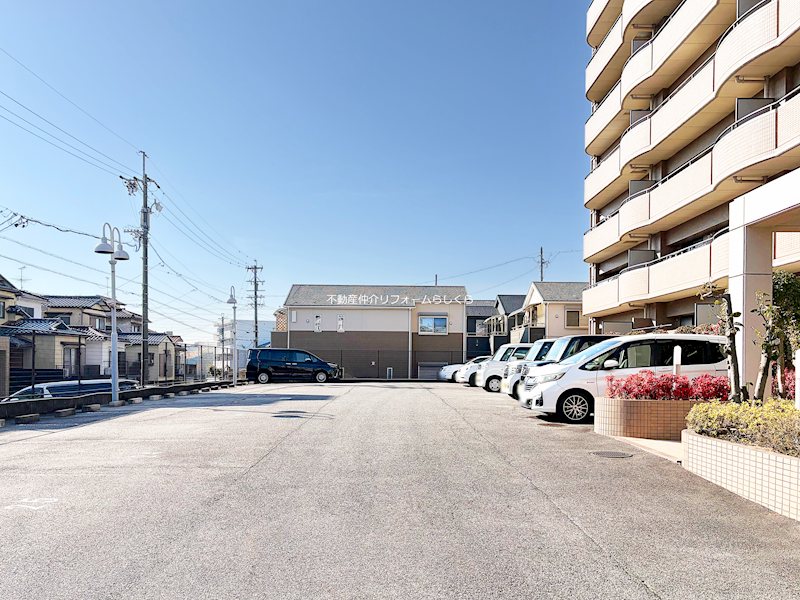 共用部写真（駐車場）