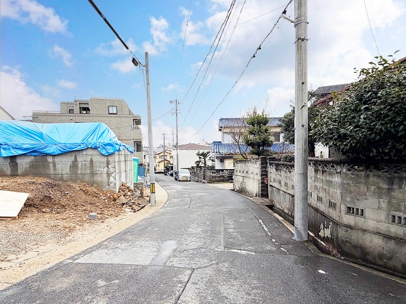 現地写真（前面道路含む現地写真）