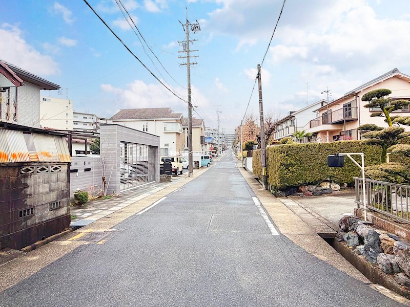 現地写真（前面道路含む現地写真）