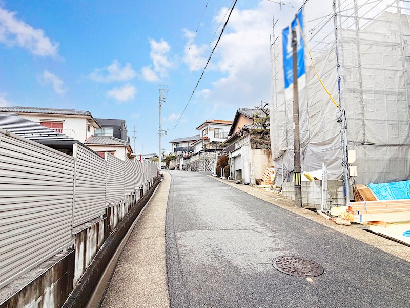 現地写真（前面道路含む現地写真）