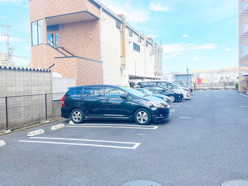 共用部写真（駐車場）