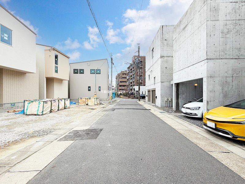 現地写真（前面道路含む現地写真）