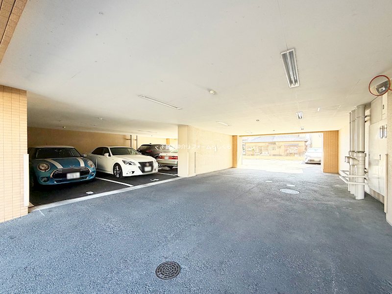 共用部写真（駐車場）