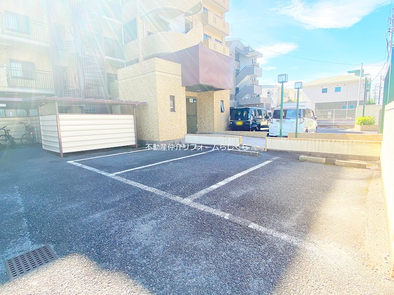 共用部写真（駐車場）