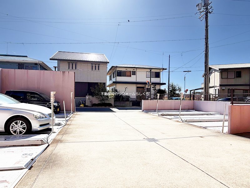 共用部写真（駐車場）