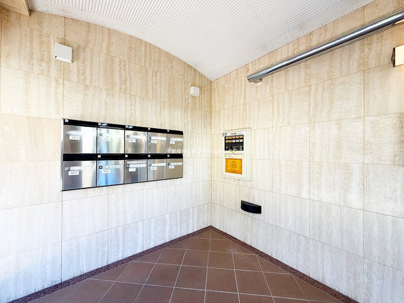 共用部写真（エントランス）