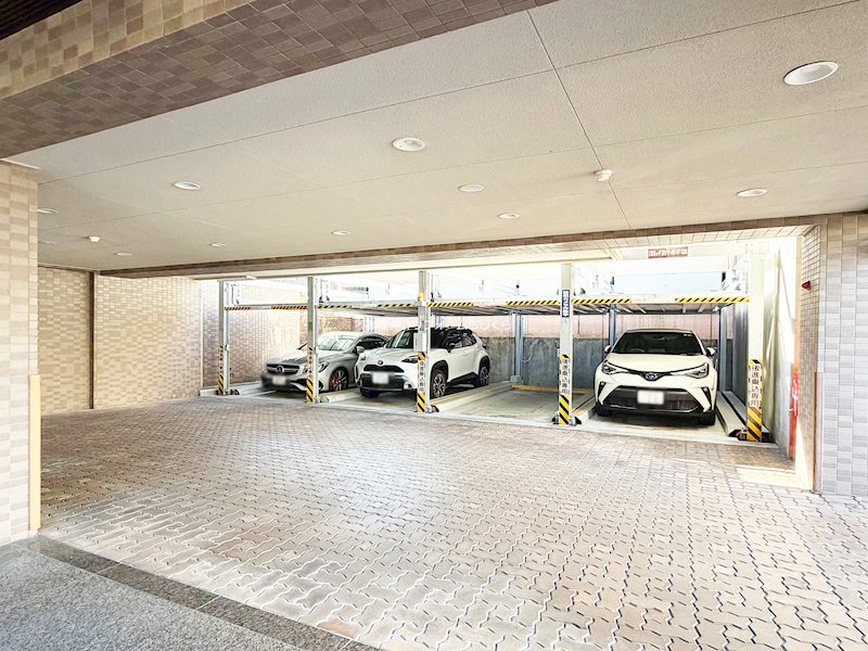 共用部写真（駐車場）