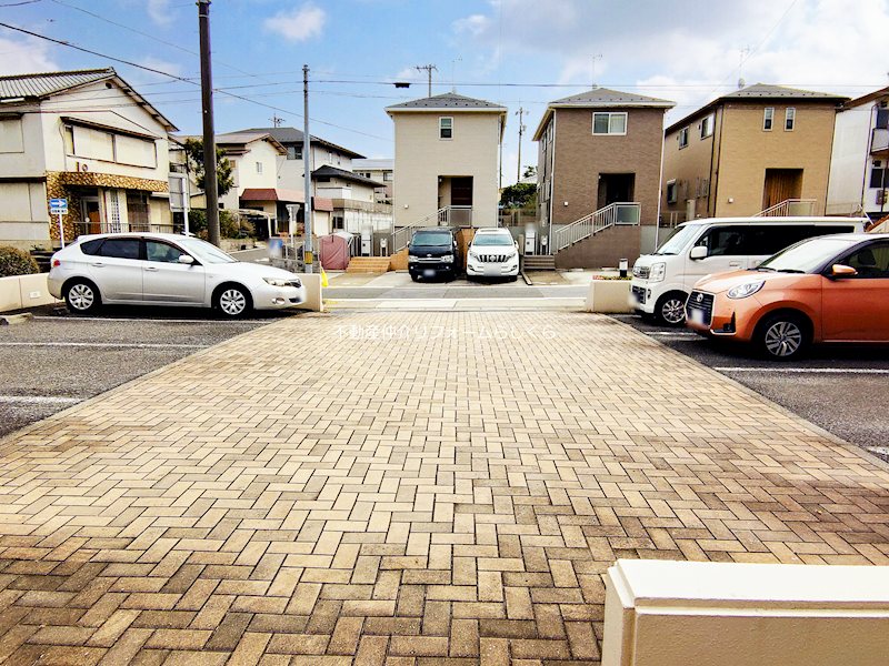 共用部写真（駐車場）