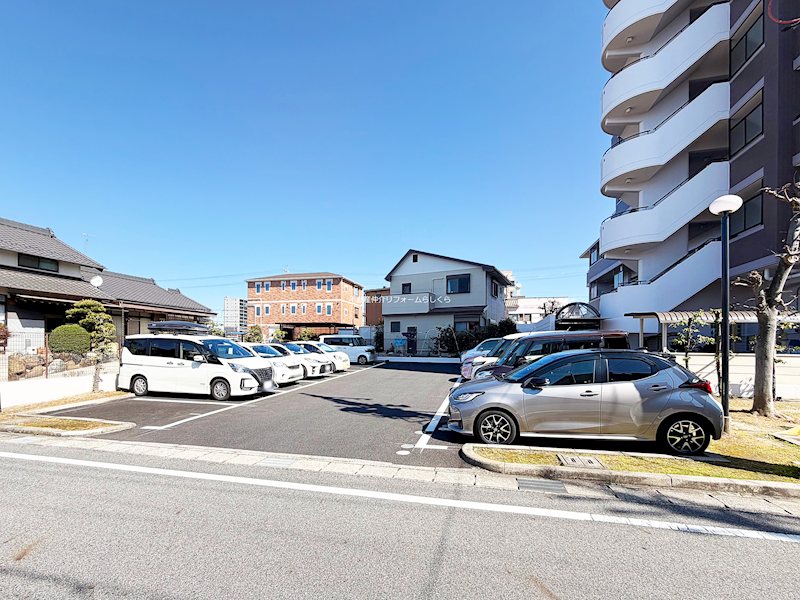 共用部写真（駐車場）