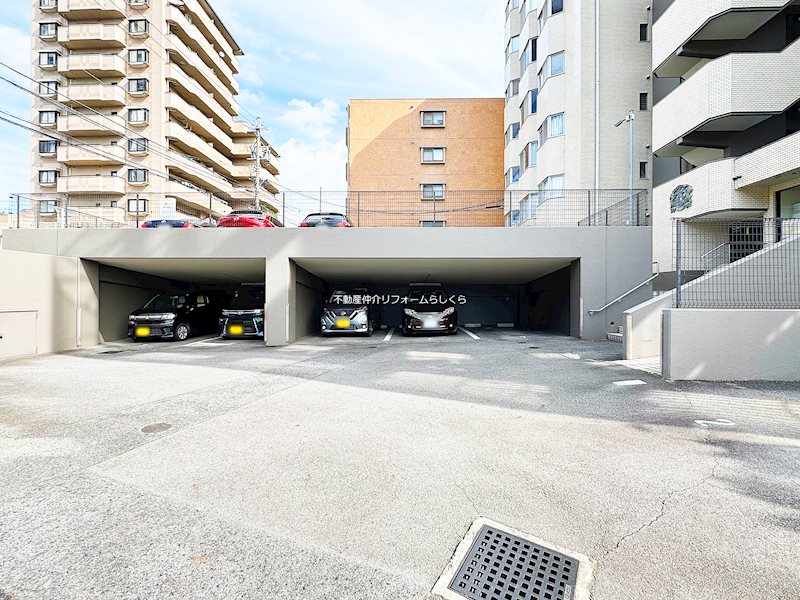 共用部写真（駐車場）