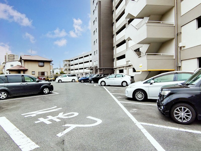共用部写真（駐車場）