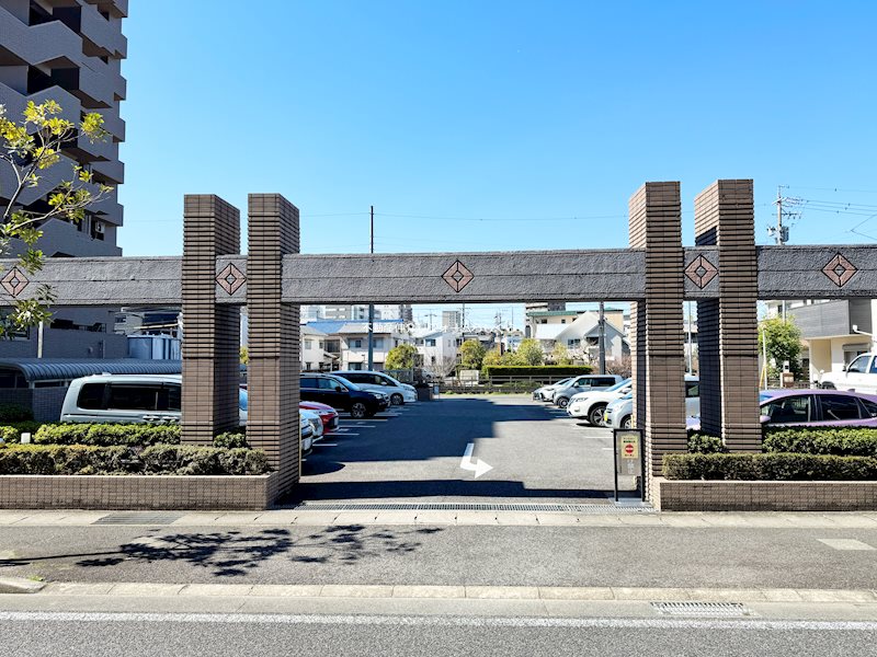 共用部写真（駐車場）