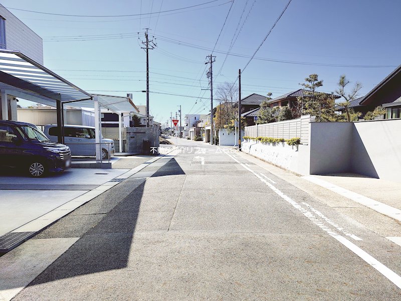 現地写真（前面道路含む現地写真）