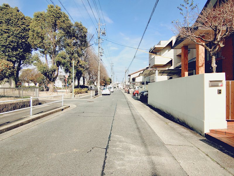 現地写真（前面道路含む現地写真）