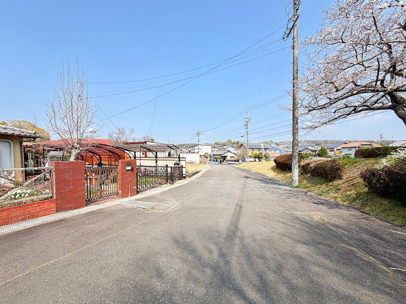 現地写真（前面道路含む現地写真）