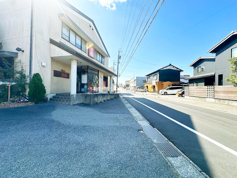 現地写真（前面道路含む現地写真）