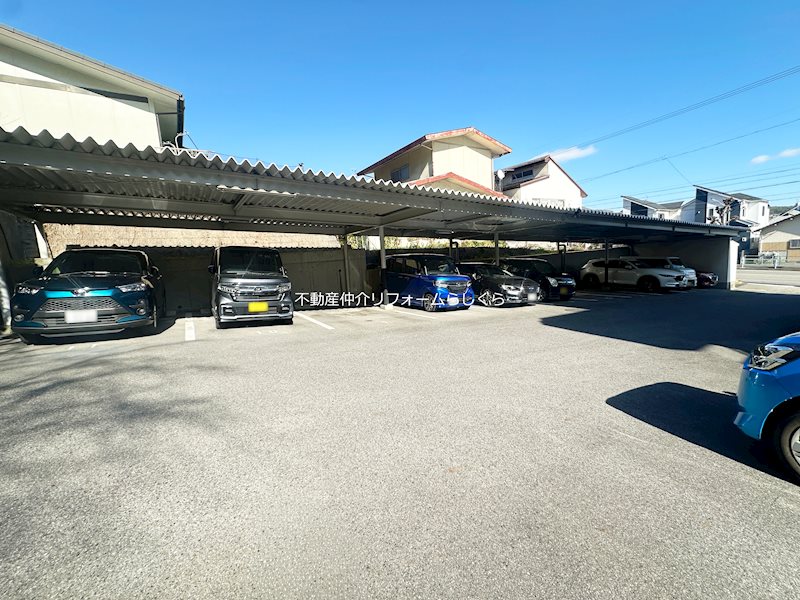 共用部写真（駐車場）