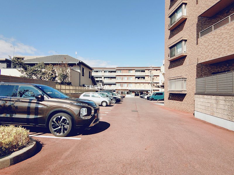 共用部写真（駐車場）