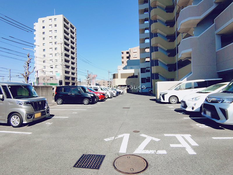 共用部写真（駐車場）