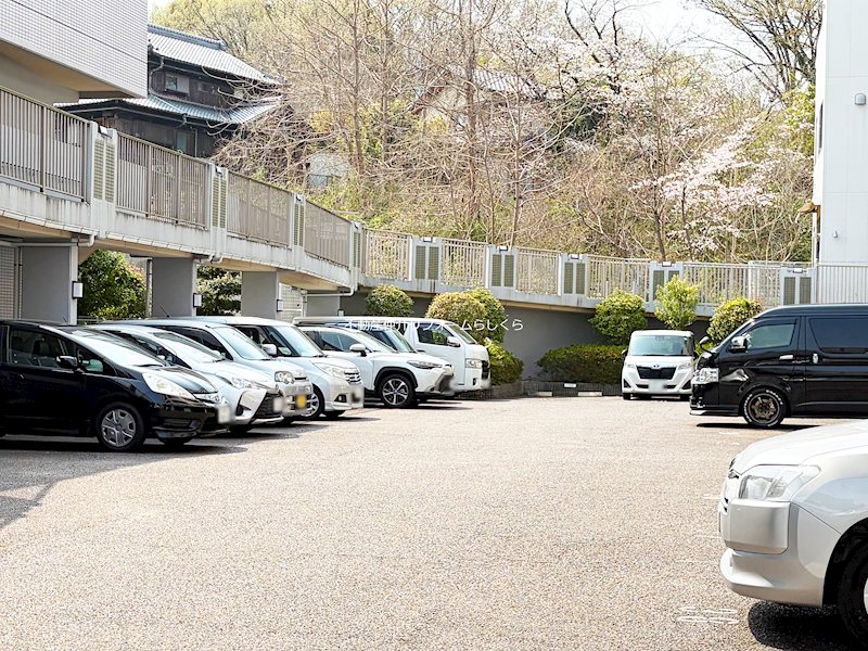 共用部写真（駐車場）