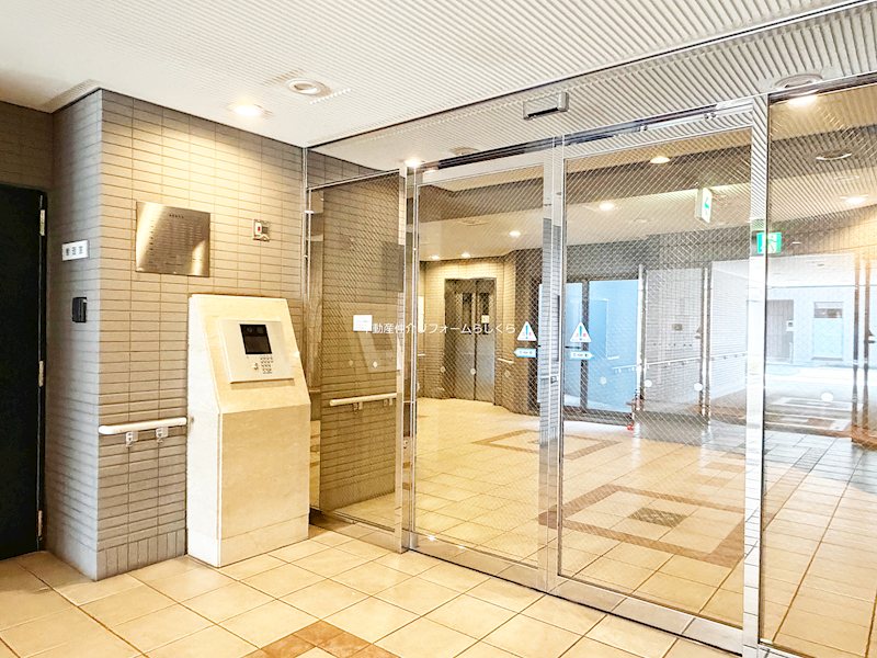 共用部写真（エントランス）
