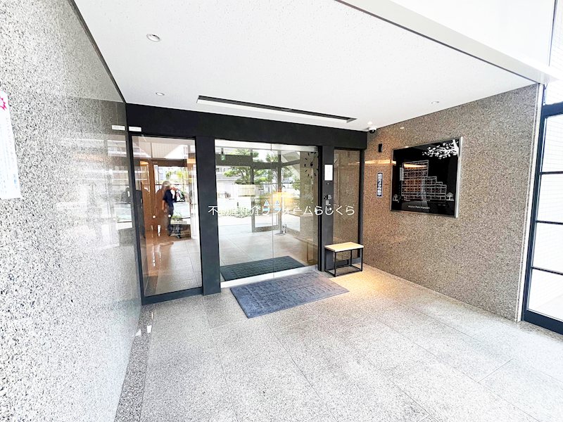 共用部写真（エントランス）