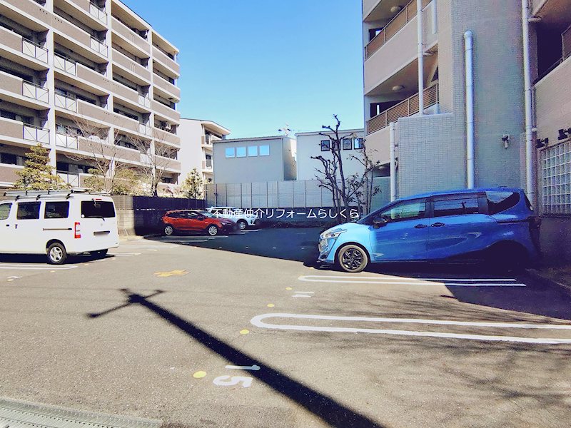共用部写真（駐車場）