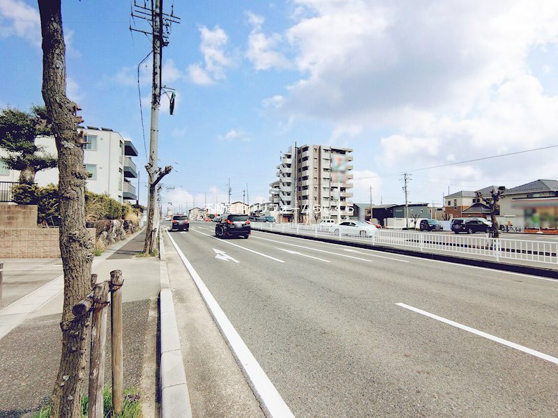 現地写真（前面道路含む現地写真）