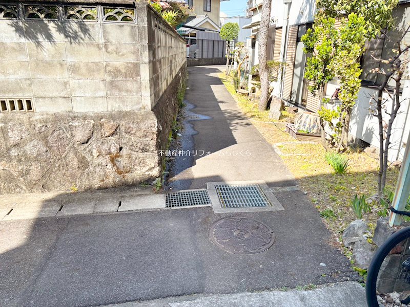 現地写真（前面道路含む現地写真）