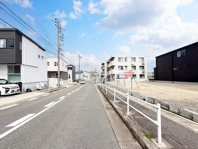 現地写真（前面道路含む現地写真）